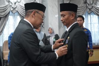 86 ASN Balangan Terima Satyalancana Karya Satya atas Pengabdian Puluhan Tahun