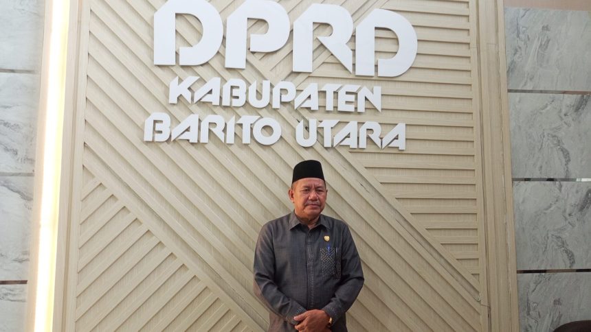 Anggota Komisi I DPRD Barito Utara, H. Al Hadi, S.Pd.I, saat memberikan tanggapan terhadap prestasi Juara Umum MTQH dan apresiasi Pemkab berupa bonus umroh.