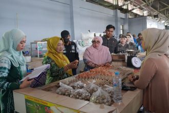 Jelang Nataru, Pemkab Balangan Sidak Harga dan Stok Bapokting di Pasar Modern Adaro