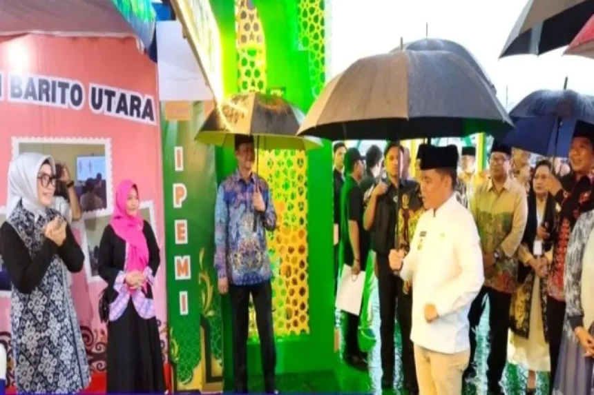 Anggota DPRD Barito Utara Nety Herawati menghadiri pembukaan Pasar Rakyat dan MTQH Kalteng expo yang dibuka Gubernur Kalteng Agustiar Sabran di halaman kantor bupati setempat di Muara Teweh, Minggu (16/11/2025)