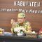 Sekretaris Daerah Kabupaten Kapuas Usis I. Sangkai memimpin rapat koordinasi dan verifikasi tumpang tindih lokasi program cetak sawah rakyat di Aula Dinas Pertanian Kabupaten Kapuas, Kamis (5/2/2026).