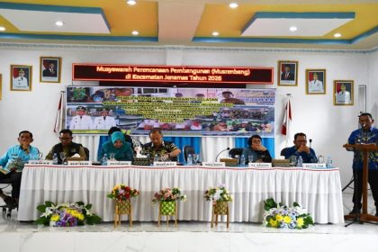 Wakil Bupati Barito Selatan Khristianto Yudha saat menyampaikan arahan Bupati Eddy Raya Samsuri pada pembukaan Musrenbang Kecamatan Jenamas