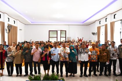 Bupati Barito Selatan Eddy Raya Samsuri dan Wakil Bupati Barito Selatan Khristianto Yudha usai pembukaan Musyawarah Perencanaan Pembangunan (Musrenbang) Rencana Kerja Pemerintah Daerah (RKPD) Kabupaten Barito Selatan Tahun 2027 Tingkat Kecamatan Dusun Selatan Tahun 2026