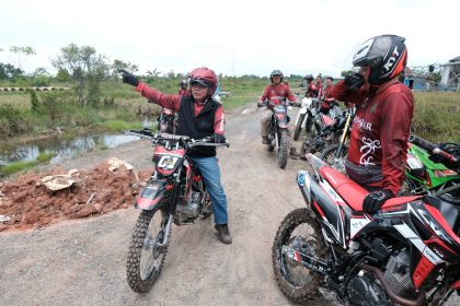 Bupati Kapuas Tinjau Infrastruktur dan Program Ketahanan Pangan dengan Trail