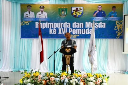 Bupati Eddy Raya Samsuri saat membuka secara resmi Rapimpurda dan Musda XVI KNPI Kabupaten Barito Selatan