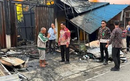 Bupati Barito Utara Tinjau Lokasi Kebakaran di Jalan Merak 