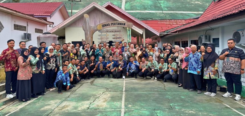 Pimpin Apel Pagi di Dinas Pertanian, Bupati Barito Utara Tekankan Disiplin dan Semangat Kerja ASN