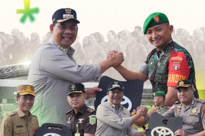 Bupati Pimpin Apel Pagi dan Serahkan Hibah Kendaraan Operasional di Lingkungan Setda