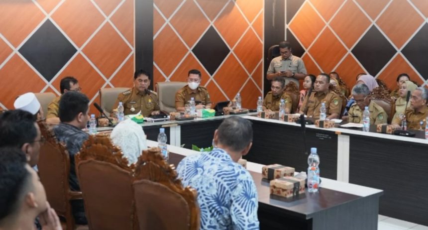 Bupati Barito Utara Sosialisasikan Pengadaan Tanah untuk Pelebaran Jalan dan Proyek Waterfront City