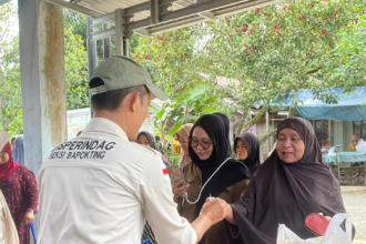 Disperindag Balangan Gelar Pasar Murah Perdana 2026, Warga Desa Tundi Antusias Berbelanja