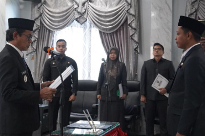 Wakil Bupati Balangan Akhmad Fauzi melantik dan mengambil sumpah/janji Pejabat Pimpinan Tinggi Pratama di lingkungan Pemerintah Kabupaten Balangan, Jumat (13/2/2026).