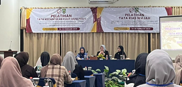 Pemkab Balangan Gelar Pelatihan Tata Rias Muslimah, Dorong Lahirnya Wirausaha Baru