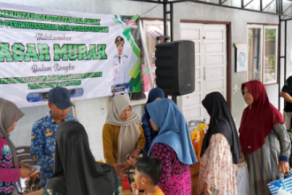 Disperindag Balangan Gelar Pasar Murah di Jimamun, Warga Serbu Sembako Murah