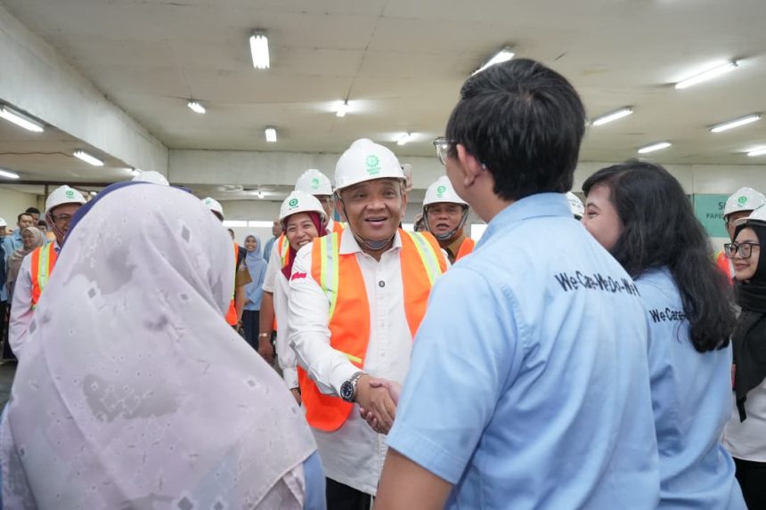 Wamenaker Afriansyah Noor Minta Perusahaan Konsisten Jalankan Norma Ketenagakerjaan agar Pekerja Terlindungi