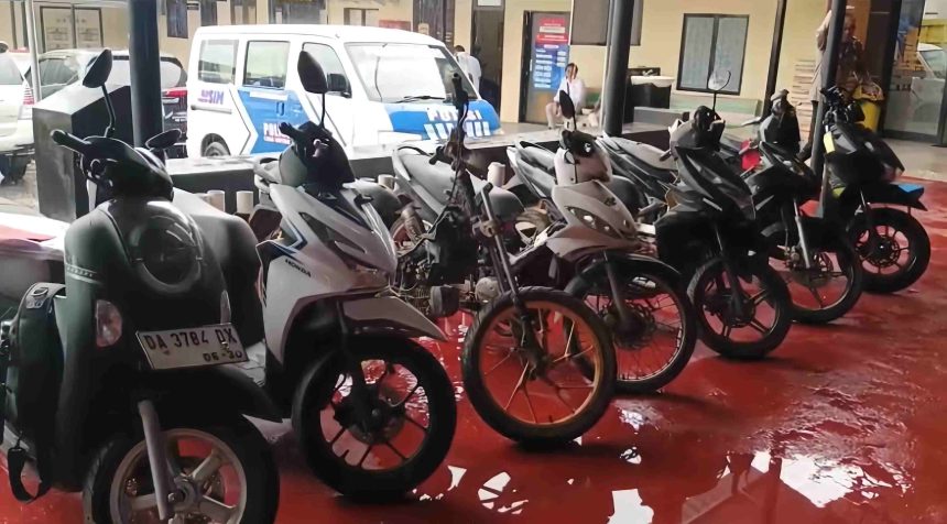 Barang bukti sepeda motor hasil Operasi Kepolisian Kewilayahan Jaran Intan 2026 yang diamankan di Polres Banjar.