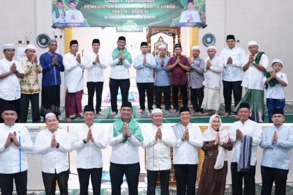 Safari Ramadan di Benao Hilir, Bupati Shalahuddin Serahkan Hibah Rp1 Miliar dan Sampaikan Rencana Perbaikan Jembatan