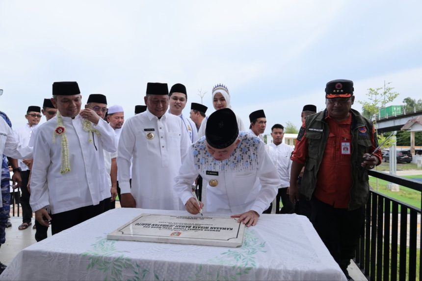 Kawasan Wisata Bawah Jembatan Barito