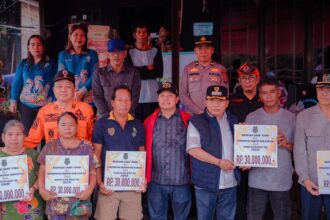 Bupati Kapuas Serahkan Bantuan Korban Kebakaran di Lawang Kamah, Soroti Akses Infrastruktur