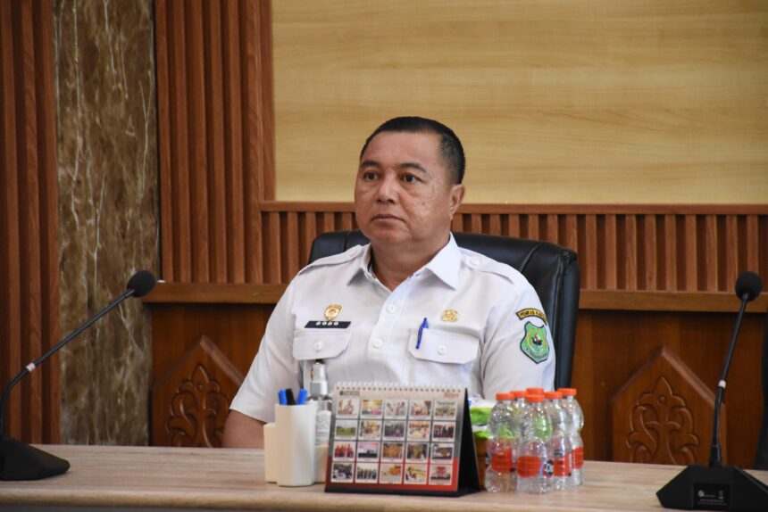 Wakil Bupati Kapuas Dodo mengikuti Zoom Meeting FGD Sesi Kedua Revisi Undang-Undang Nomor 23 Tahun 2014 tentang Pemerintahan Daerah di Ruang Rapat Kantor Bupati Kapuas, Rabu (8/4/2026).