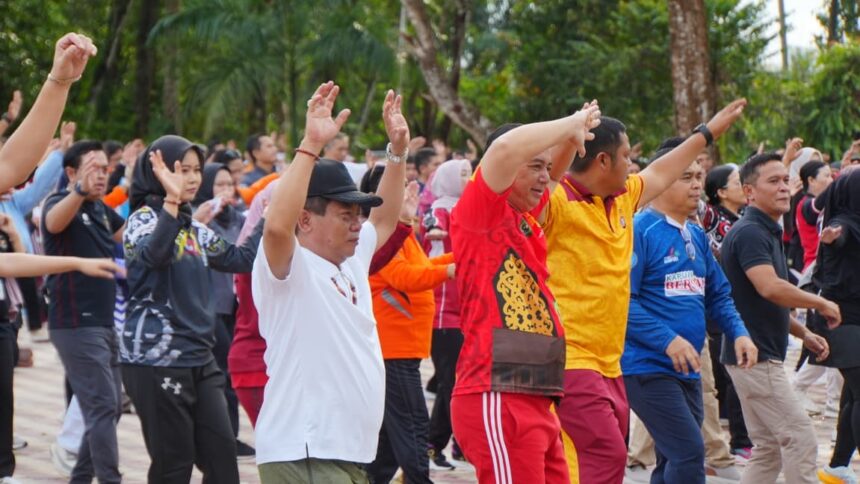 Pemkab Kapuas Gelar Senam Bersama, Dorong Pola Hidup Sehat Pegawai