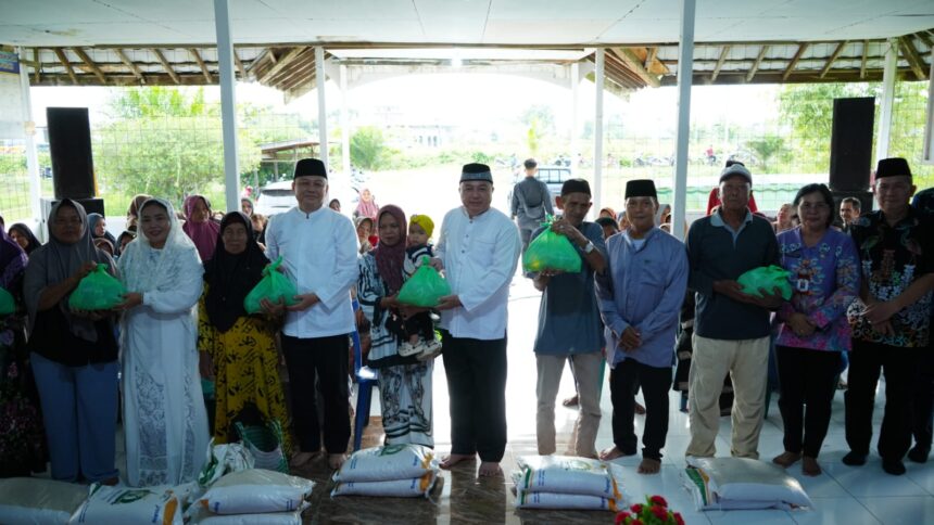 Wabup Kapuas Launching Penyaluran Bantuan Pangan Beras dan Minyak Goreng