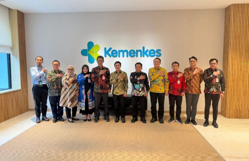 Bupati Kapuas HM Wiyatno didampingi Sekda Kapuas Dr Usis I Sangkai saat berkunjung ke Kementerian Kesehatan dan disambut Wakil Menteri Kesehatan Dante Saksono Harbuwono, Rabu (6/5).