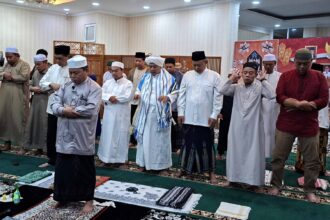 Sekretariat DPRD Barito Utara Perkuat Kebersamaan Lewat Subuh Berjamaah
