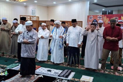 Sekretariat DPRD Barito Utara Perkuat Kebersamaan Lewat Subuh Berjamaah
