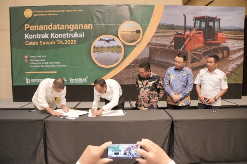 Pemkab Kapuas Tandatangani Kontrak Swakelola Cetak Sawah 2026