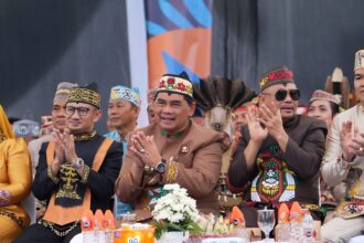 Kontingen Barito Utara Tampil Memukau di Karnaval Budaya FBIM 2026