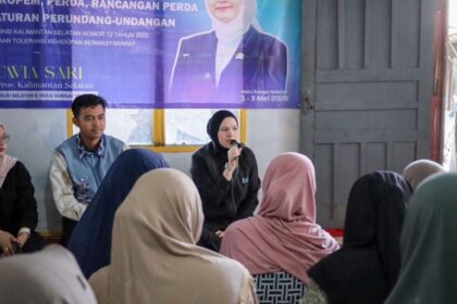 Legislator Desy Oktavia Sari