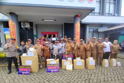 Poskamling dan Satlinmas Berprestasi