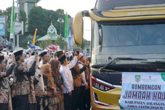 Pemkab Balangan Lepas 214 Calon Jemaah Haji ke Tanah Suci