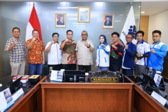 Wamenaker Bertindak Cepat Atas Permasalahan Kerja di Hari Libur Nasional Wajib Bayar Lembur