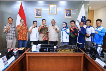 Wamenaker Bertindak Cepat Atas Permasalahan Kerja di Hari Libur Nasional Wajib Bayar Lembur