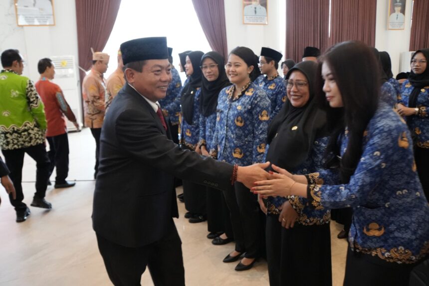 Bupati Kapuas Lantik 1.044 ASN dan Pejabat Fungsional