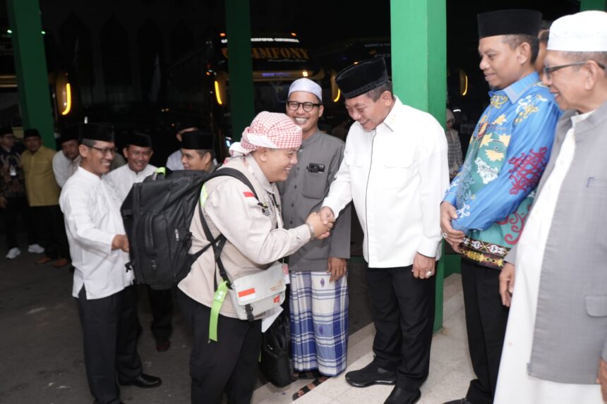 Bupati Kapuas Sambut Kepulangan 231 Jamaah Haji Kloter 4 di Banjarbaru