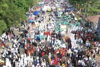 Rahmad Jainudin Apresiasi Antusiasme Warga Meriahkan Pawai 1 Muharam 1448 H di Kapuas