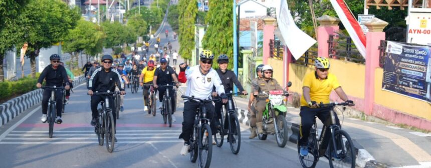 Bupati Shalahuddin Lepas Peserta Gowes Bersama Semarak Hari Jadi Barito Utara ke-76 dan HUT Bhayangkara ke-80