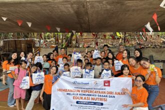 Lewat Orange’s Day, FIKOM Universitas Esa Unggul Edukasi Nutrisi dan Bangun Mental Anak Bersama Komunitas Gumul Juang