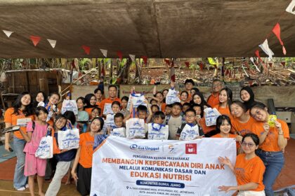 Lewat Orange’s Day, FIKOM Universitas Esa Unggul Edukasi Nutrisi dan Bangun Mental Anak Bersama Komunitas Gumul Juang
