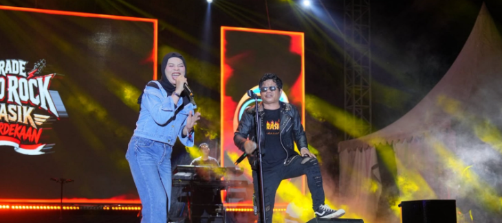 Bupati Shalahuddin Apresiasi Antusiasme Warga pada Malam Kedua Parade Band Rock Klasik