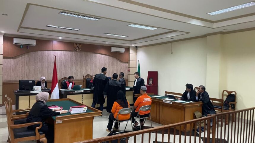 Sidang kasus dugaan korupsi terkait proyek pembangunan gedung lantai dua Kantor Balai arkeologi Provinsi Kalimantan Selatan dengan terdakwa Anisa Septini dan Oki Rezki Gondanawa