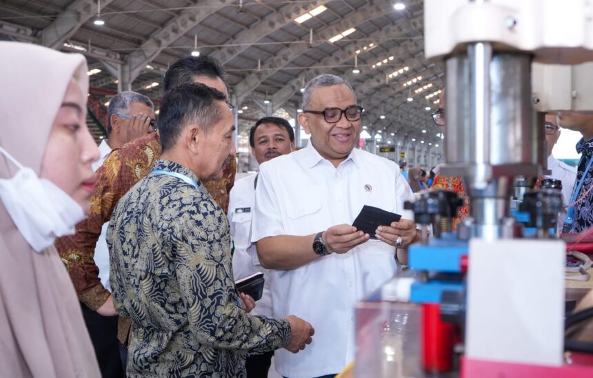 Wa menaker: Kehadiran Industri Harus Membuka Kesempatan Kerja bagi Warga Sekitar
