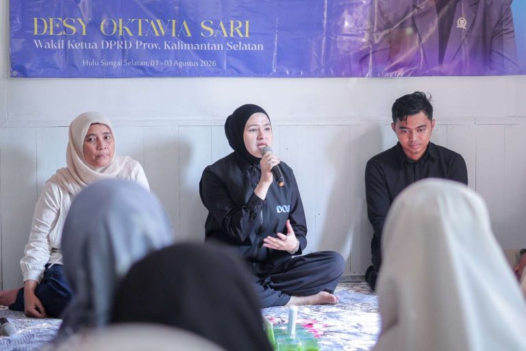 Legislator Desy Oktavia Sari