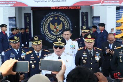 Gubernur Muhidin