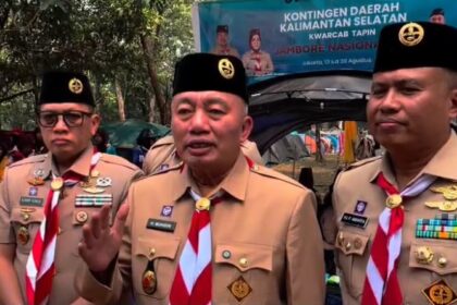 Gubernur Muhidin