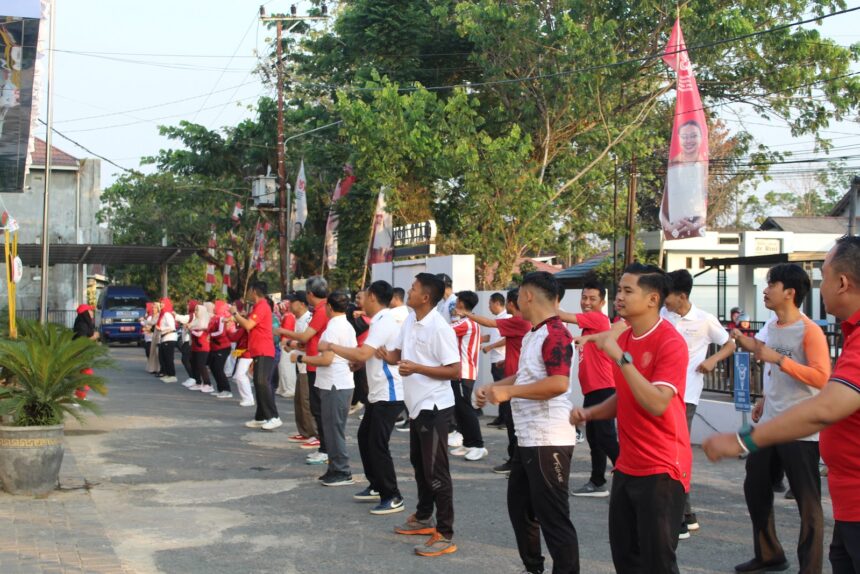 Senam Pagi Bersama Pererat Kebersamaan Pegawai dan PPAT di Tapin