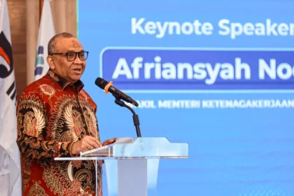 Wamenaker RI, Afriansyah Noor. Artikel ini adalah bagian dari Mitra Promedia Group dan sudah tayang dengan judul "Wamenaker Tekankan Penguatan Kompetensi dan Kemampuan Bahasa untuk Perlu as Peluang Kerja" Baca selengkapnya di: https://www.koran-gala.id/news/58717451870/wamenaker-tekankan-penguatan-kompetensi-dan-kemampuan-bahasa-untuk-perlu-as-peluang-kerja