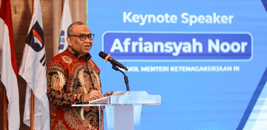 Wamenaker RI, Afriansyah Noor. Artikel ini adalah bagian dari Mitra Promedia Group dan sudah tayang dengan judul "Wamenaker Tekankan Penguatan Kompetensi dan Kemampuan Bahasa untuk Perlu as Peluang Kerja" Baca selengkapnya di: https://www.koran-gala.id/news/58717451870/wamenaker-tekankan-penguatan-kompetensi-dan-kemampuan-bahasa-untuk-perlu-as-peluang-kerja